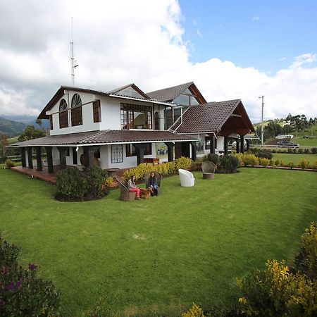 Hosteria Loma Larga كايامبيه المظهر الخارجي الصورة